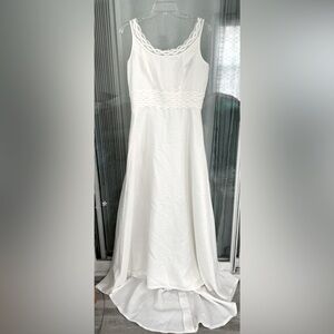 WEDDING GOWN